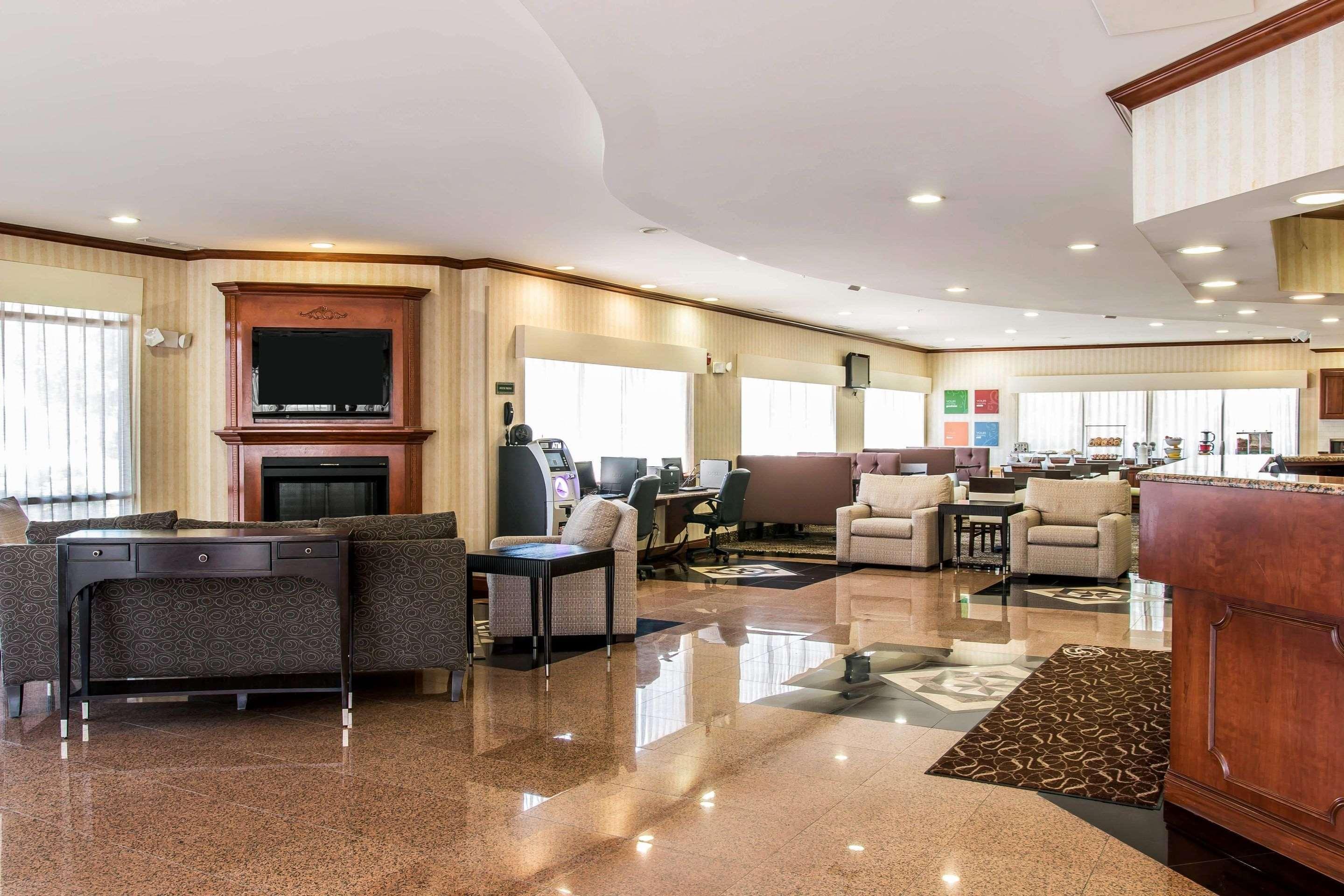 Comfort Suites Canton - Detroit Екстер'єр фото
