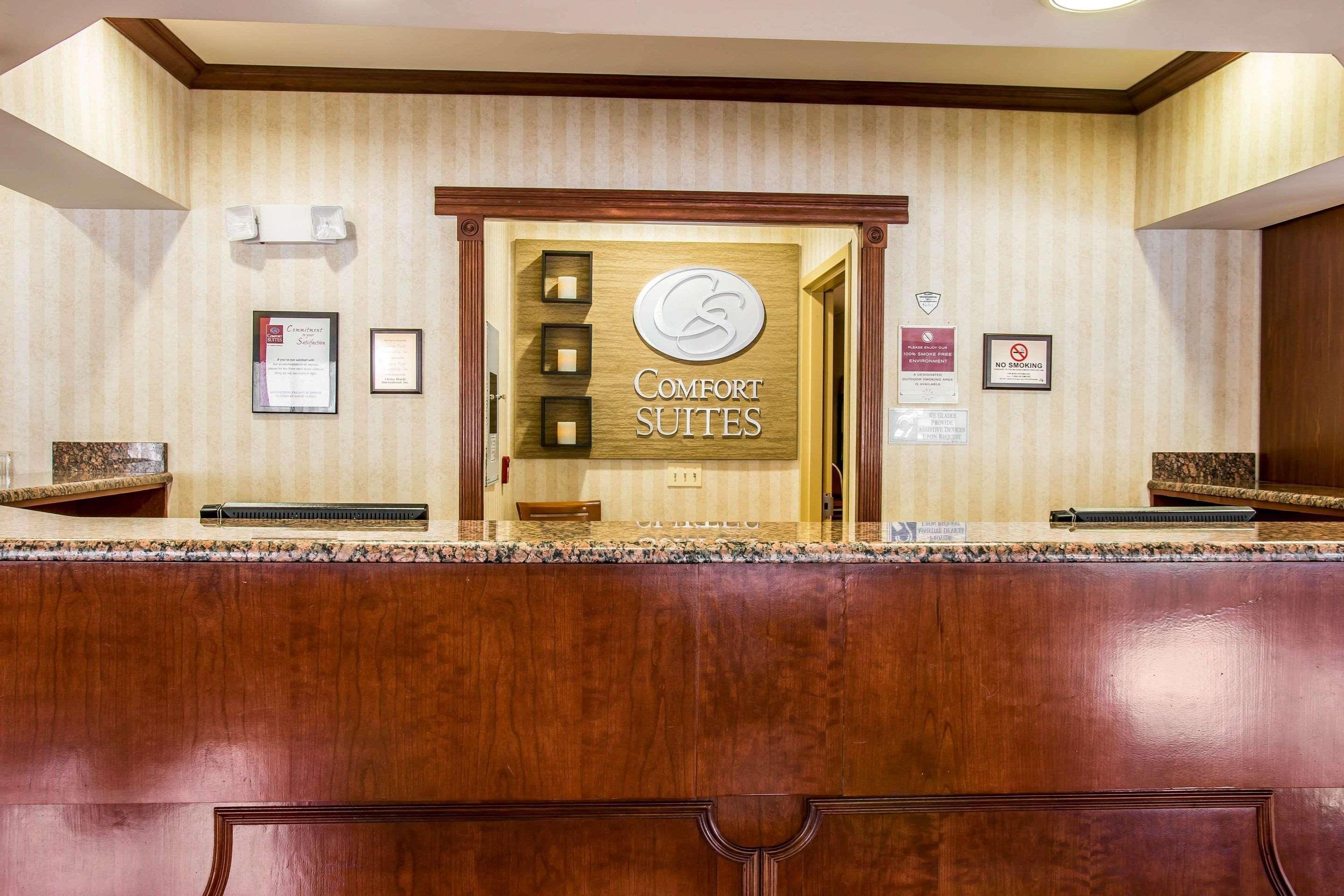 Comfort Suites Canton - Detroit Екстер'єр фото