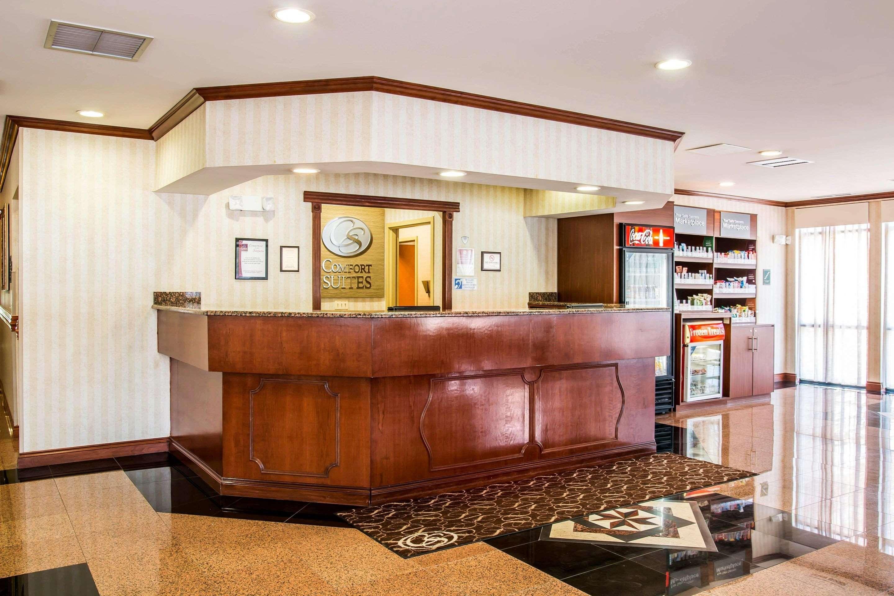 Comfort Suites Canton - Detroit Екстер'єр фото