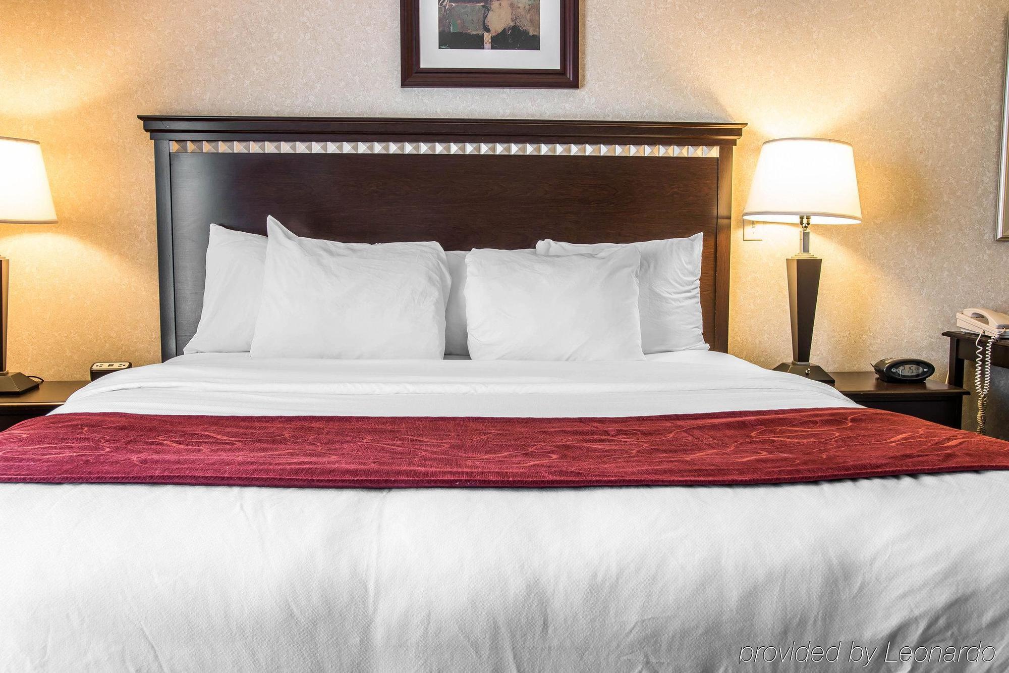 Comfort Suites Canton - Detroit Екстер'єр фото