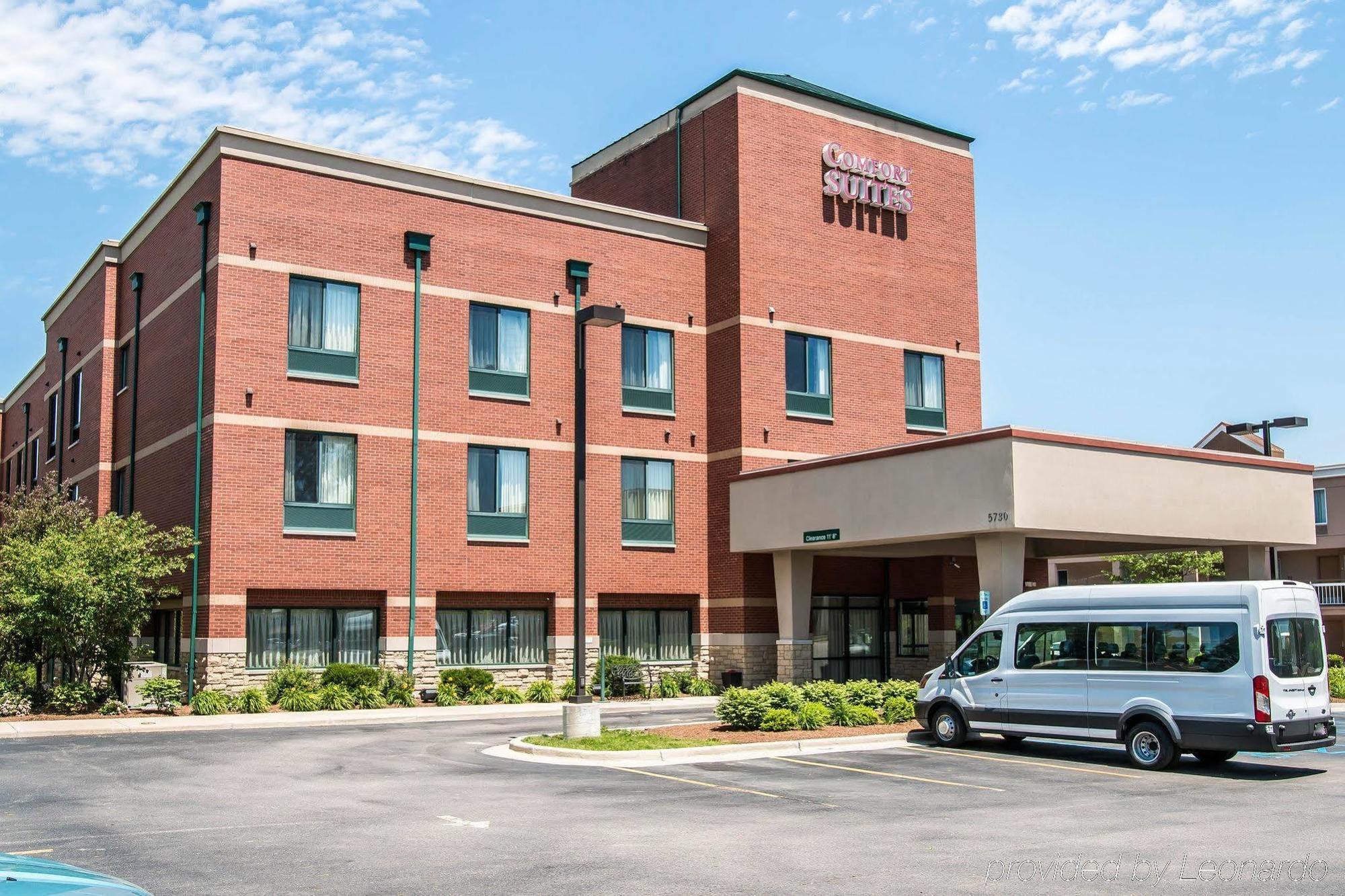 Comfort Suites Canton - Detroit Екстер'єр фото