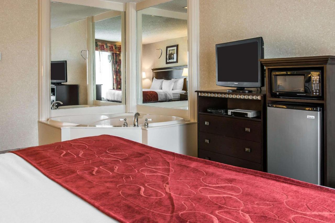 Comfort Suites Canton - Detroit Екстер'єр фото