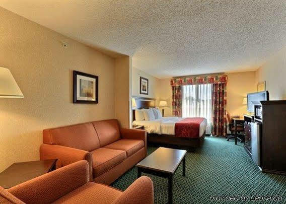 Comfort Suites Canton - Detroit Екстер'єр фото
