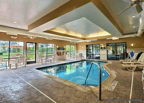 Comfort Suites Canton - Detroit Екстер'єр фото